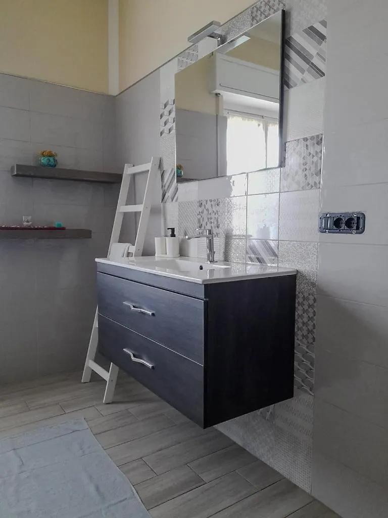 Mari & Monti Bed & Breakfast Giba Italy
