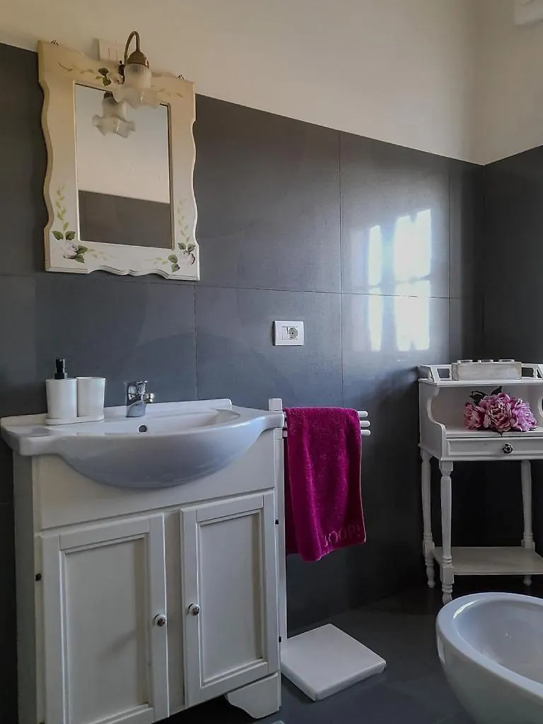 Mari & Monti Bed & Breakfast Giba